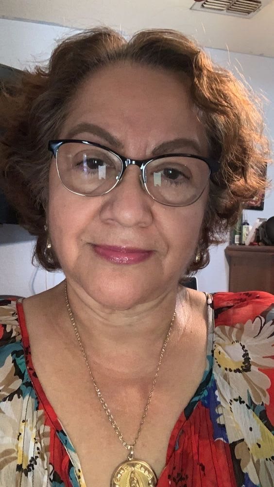 <em>Elisa M.</em>
